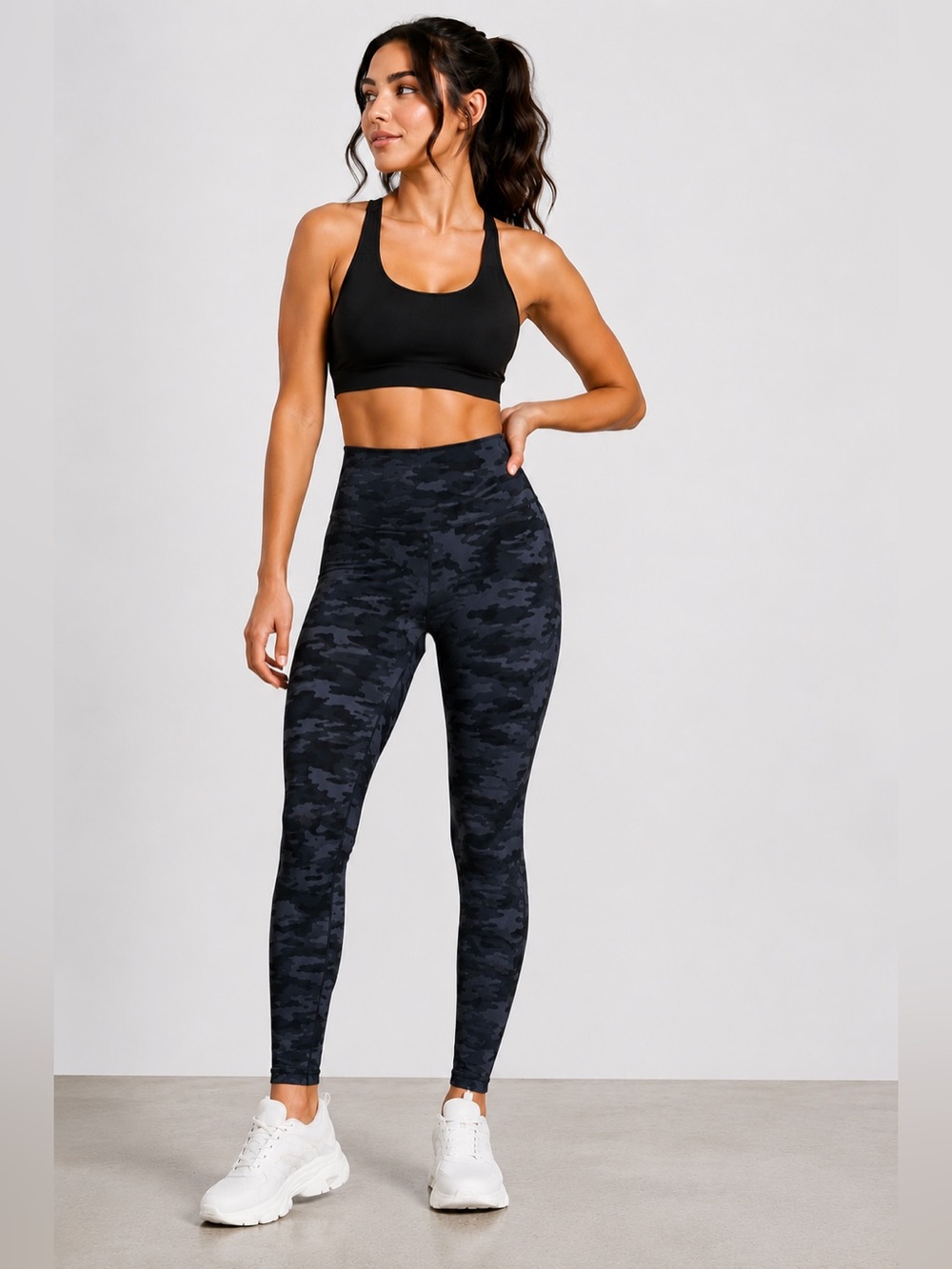 Spanx Look At Me Now Leggings in Black & Gray Camouflage Print. Small
